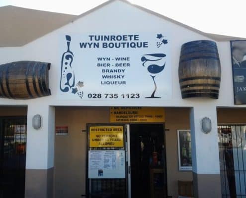 Tuinroete Wyn Boutique / Wine Boutique at Engen Garage Albertinia